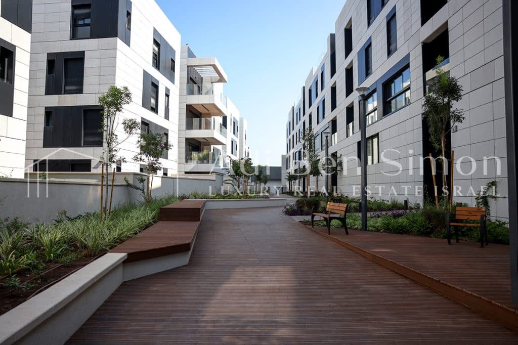 למכירה במתחם החדש בשכונה 3 קיסריה דירה יפיפיה