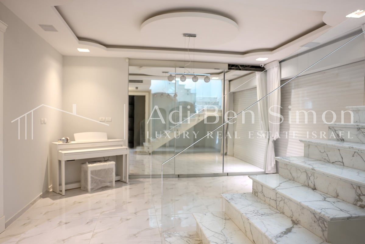 למכירה וילה יפיפיה בסגנון פרובנס בשכונת הגולף