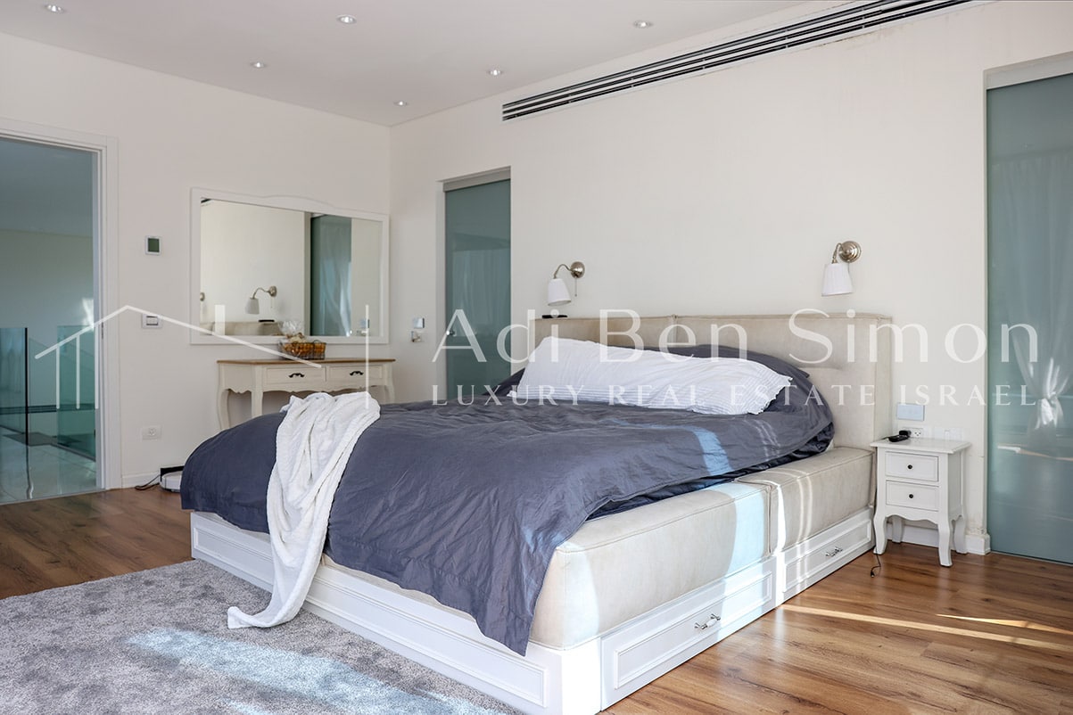 וילה להשכרה בקיסריה