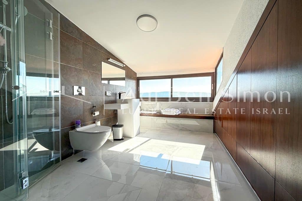 וילה להשכרה בקיסריה