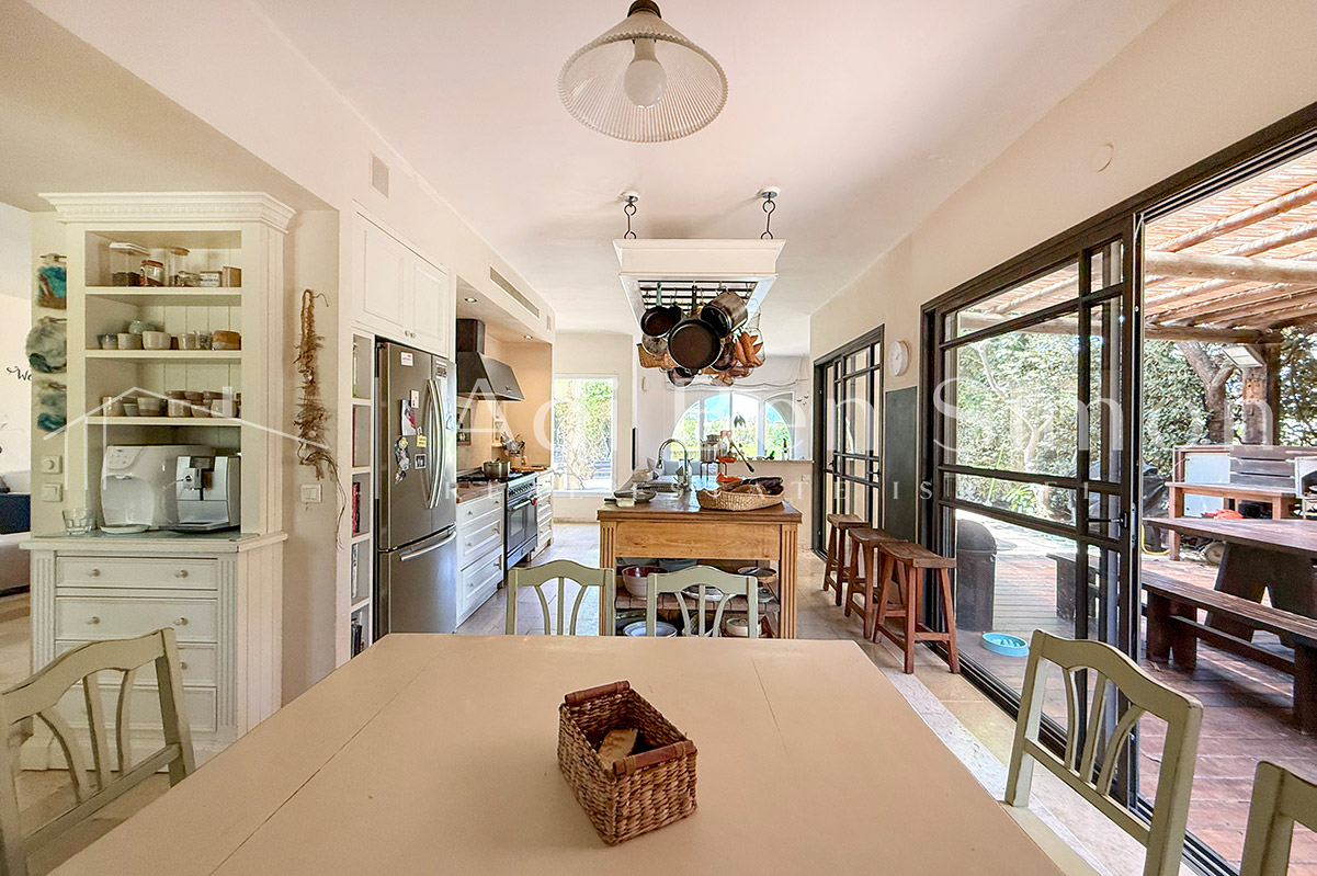 וילה להשכרה בקיסריה