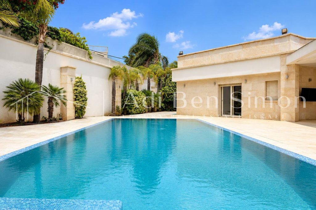 A luxury-designed villa in the heart of Dania.